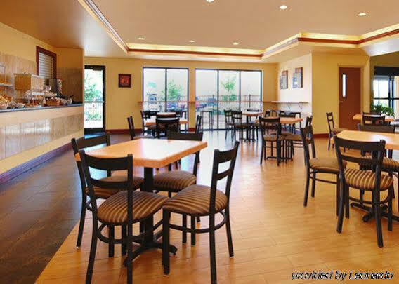 Comfort Suites Элджин Экстерьер фото
